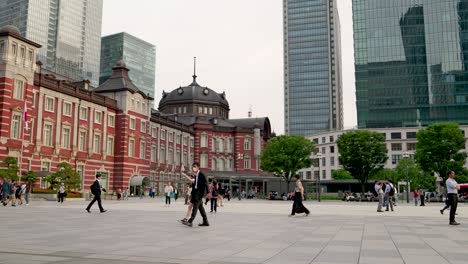 Famous-Tokyo-Station-with-people-walking-outside