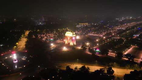 La-Puerta-De-La-India-Es-Un-Monumento-A-Los-Caídos-Ubicado-Cerca-Del-Camino-Kartavya-En-El-Borde-Oriental-Del-&quot;eje-Ceremonial&quot;-De-Nueva-Delhi.