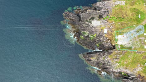 Ireland-Epic-locations-cable-car-high-over-Durnsey-sound-going-to-the-Island,Beara-peninsula-in-west-cork