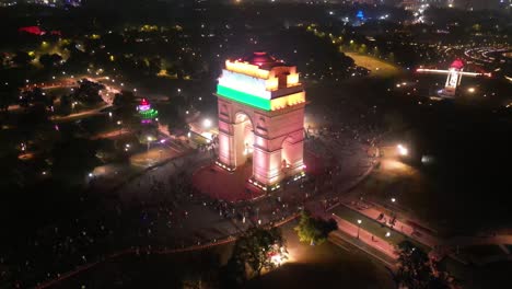 La-Puerta-De-La-India-Es-Un-Monumento-A-Los-Caídos-Ubicado-Cerca-Del-Camino-Kartavya-En-El-Borde-Oriental-Del-&quot;eje-Ceremonial&quot;-De-Nueva-Delhi.