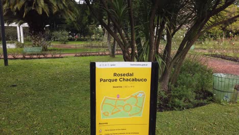 Entrance-sign-to-the-rose-garden-of-Chacabuco-Park,-garden-and-vegetation-of-the-city-of-Buenos-Aires,-Argentina