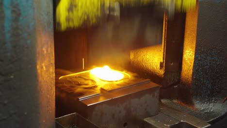 Metal-Forging-Processes,-Hot-Metal-Pressing