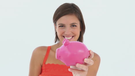 Girl-saving-her-money