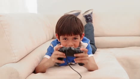 Niño-Jugando-Videojuegos