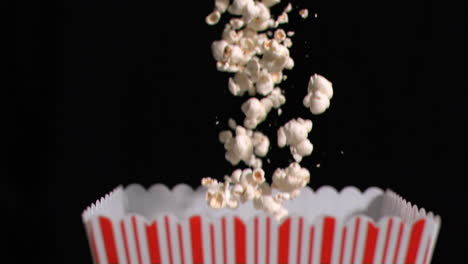 Popcorn-Fällt-In-Superzeitlupe-In-Die-Tüte