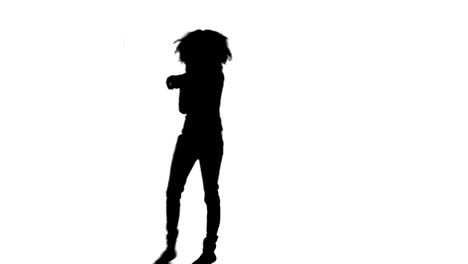 Silhouette-Frau-Tanzt-Und-Singt