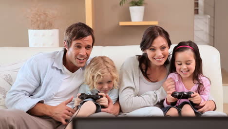 Children-playing-video-games
