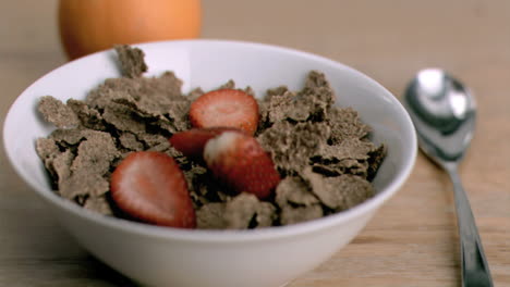 Strawberries-falling-in-super-slow-motion