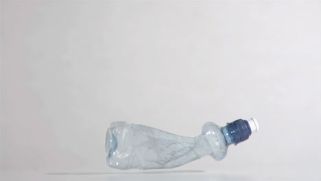 Water-bottle-in-super-slow-motion-falling