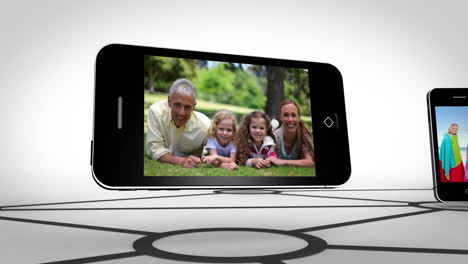 Familie-Glücklich-Zusammen-Auf-Smartphone-Bildschirm