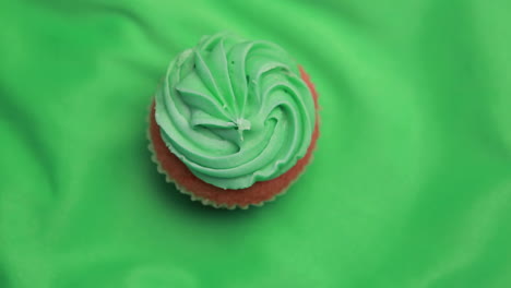 St.-Patricks-Day-Cupcake-Drehend