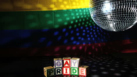 Gay-Pride-Blöcke-In-Der-Disco