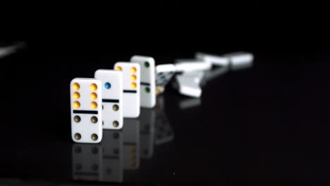 Domino-falling-in-the-slowmotion