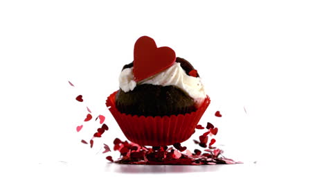 Hermosos-Cupcakes-De-San-Valentín-Cayendo-Sobre-Montones-De-Confeti-