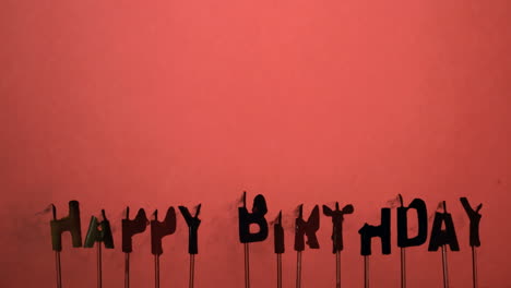 Silhouette-Der-Happy-Birthday-Kerzen,-Die-Ausgelöscht-Werden