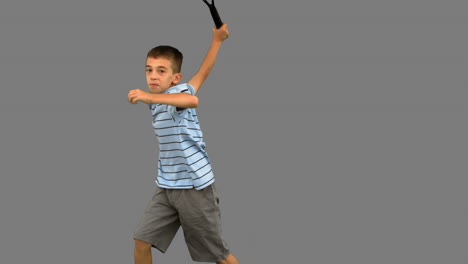 Kleiner-Junge-Spielt-Tennis-Auf-Grauem-Bildschirm
