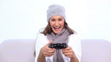 Brunette-playing-video-games