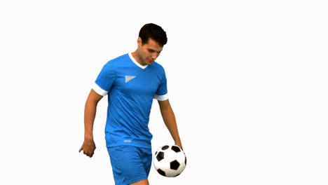 Gutaussehender-Mann-Spielt-Mit-Einem-Fußball-Auf-Weißem-Bildschirm