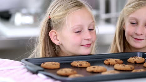Sisters-looking-at-cookies