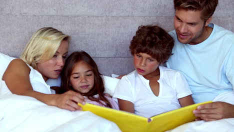 Parents-reading-a-fairytale-to-their-children