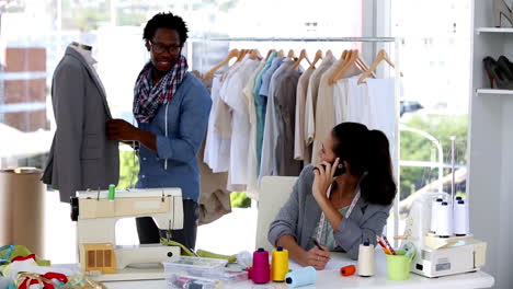 Woman-on-the-phone-giving-instructions-to-a-colleague