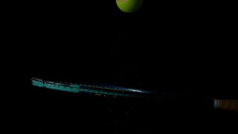 Tennis-ball-bouncing-on-a-racket