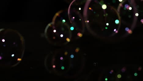 Burbujas-Flotando-Sobre-Fondo-Negro
