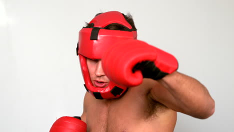 Harter-Boxer,-Der-Mit-Roten-Handschuhen-Schlägt