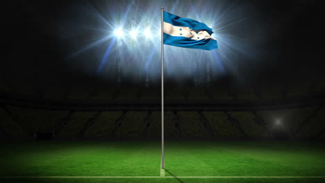 Bandera-Nacional-De-Honduras-Ondeando-En-El-Asta-De-La-Bandera