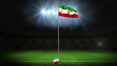 Iranische-Nationalflagge-Weht-Am-Fahnenmast