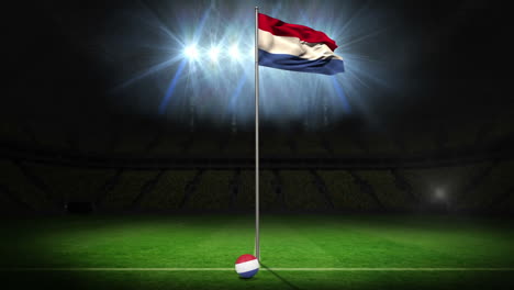Bandera-Nacional-De-Los-Países-Bajos-Ondeando-En-El-Asta-De-La-Bandera