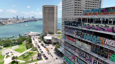 graffiti-and-yacht-in-miami-florida