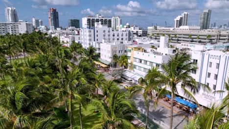 Aerial-push-in-over-Miami-Beach,-South-Beach-Florida
