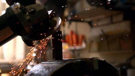 Máquina-De-Ingeniería-En-Taller-Metalúrgico.