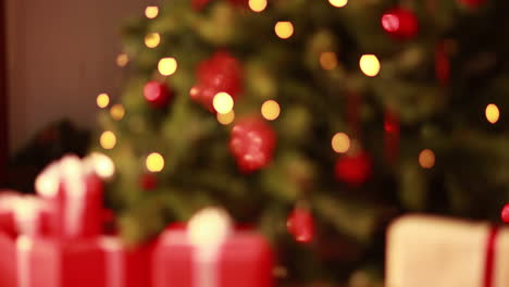Blinkende-Lichter-Am-Weihnachtsbaum-Unscharf