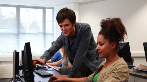 Students-working-together-in-computer-room