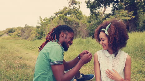 Joven-A-Punto-De-Proponerle-Matrimonio-A-Su-Novia