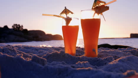 Cocktails-on-the-beach-at-sunset