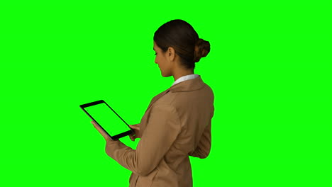 Geschäftsfrau,-Die-Ihren-Tablet-PC-Verwendet