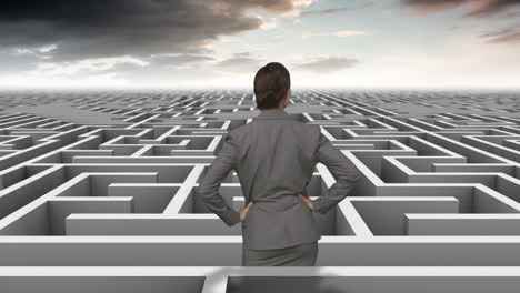 Businesswoman-in-a-difficult-maze