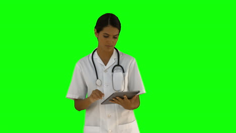 Nurse-using-her-tablet-pc