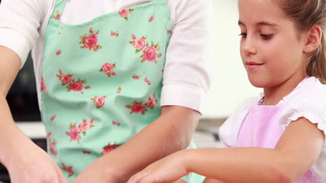 Mutter-Und-Ihre-Tochter-Kochen-Zusammen