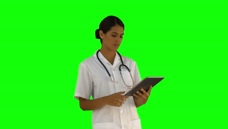 Enfermera-Usando-Su-Tablet-Pc