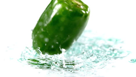 Green-pepper-falling-on-water