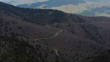 Aerial-view-of-Blue-Ridge-Parkway-winding-through-Appalachian-Mountains