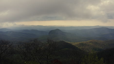 Looking-Glass-Rock-off-Blue-Ridge-Parkway-North-Carolina-Appalachian-Mountains