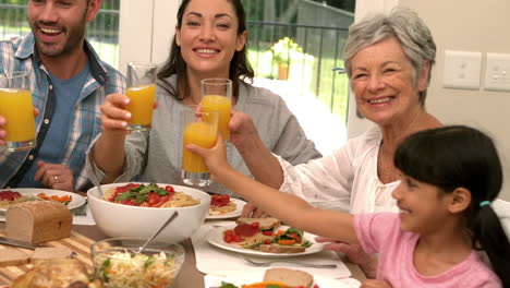 Multi-generation-family-having-lunch