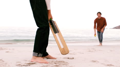 Vater-Und-Sohn-Spielen-Mit-Einem-Ball