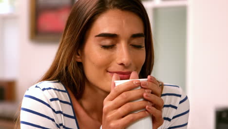 Woman-drinking-coffee