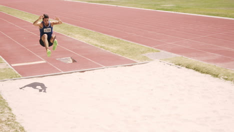 Deportista-Haciendo-Salto-De-Longitud